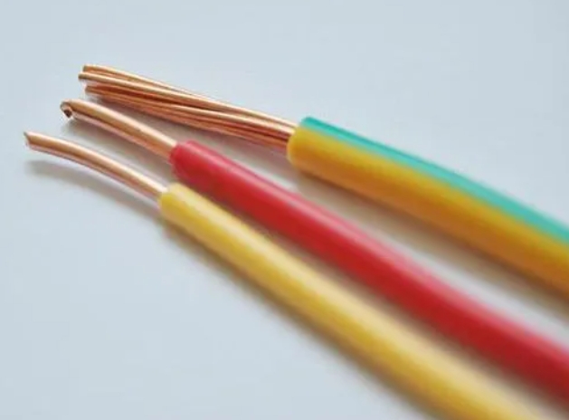 南粵電纜在我們生活中是比較常見(jiàn)的傳輸裝置.jpg 南粵電纜在我們生活中是比較常見(jiàn)的傳輸裝置.jpg